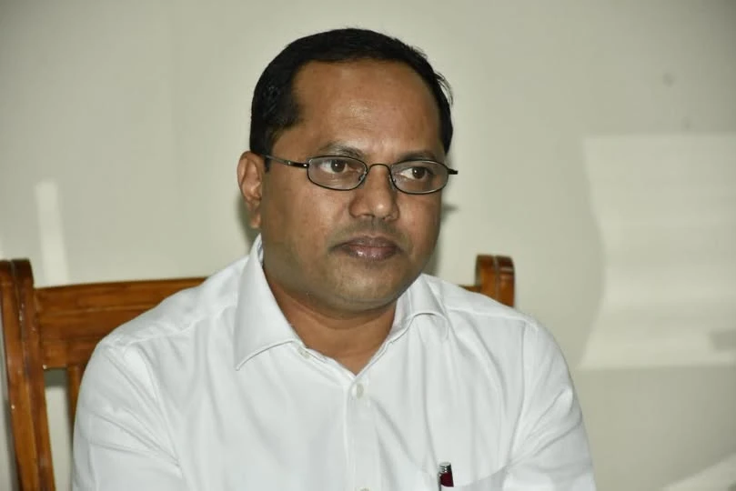 ಮತದಾರರ ಪಟ್ಟಿ ಪರಿಷ್ಕರಣೆ ಕಾರ್ಯ: ಬಳ್ಳಾರಿ ಜಿಲ್ಲೆಯಲ್ಲಿ ಶೇ. 97.26 ರಷ್ಟು ಎಸ್.ಐ.ಆರ್ ಗಣತಿ ನಮೂನೆ ವಿತರಣೆ, ಮನೆ ಮನೆ ಸಮೀಕ್ಷೆ ಚುರುಕು