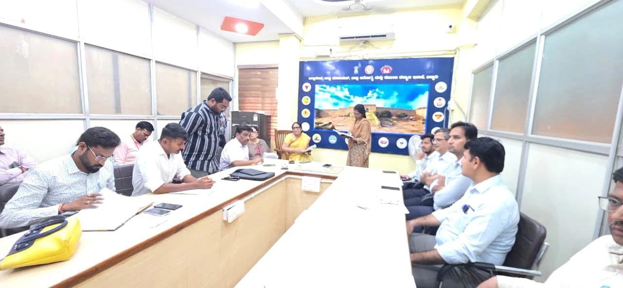 ಹಾವು ಮತ್ತು ನಾಯಿ ಕಡಿತ ಪ್ರಕರಣಗಳ ತಡೆಗೆ ಜಾಗೃತಿ: ಬಳ್ಳಾರಿಯಲ್ಲಿ ಪರಿಶೋಧನ ಸಭೆ ಹಾವು ಕಡಿತಕ್ಕೆ 45 ನಿಮಿಷದೊಳಗೆ ಸೂಕ್ತ ಚಿಕಿತ್ಸೆ ಅಗತ್ಯ: ಡಿಹೆಚ್‌ಓ ಡಾ.ಅಲಕಾನಂದ ಡಿ. ಮಳಗಿ
