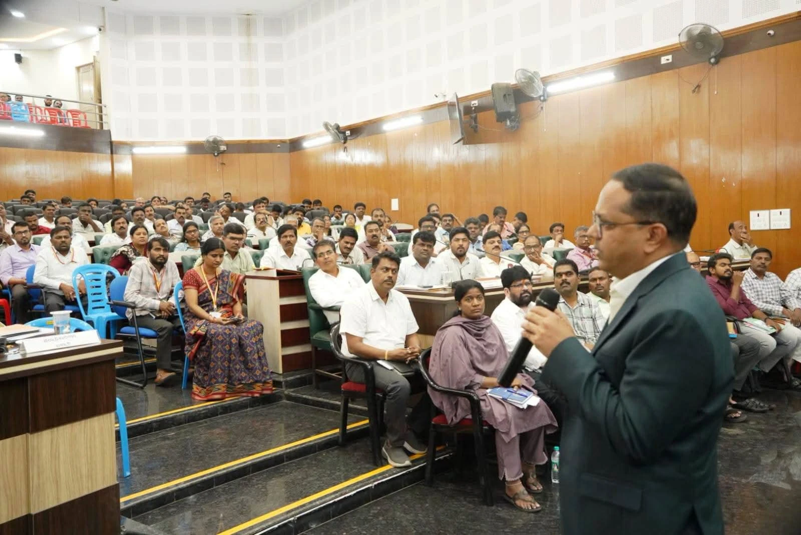 ಸರ್ಕಾರಿ ಕಾರ್ಯಕ್ರಮಗಳ ಅನುಷ್ಠಾನ ಮತ್ತು ಗುಣಮಟ್ಟದ ಜನಸೇವೆಗೆ ಜಿಲ್ಲಾಧಿಕಾರಿ ಕೆ. ನಾಗೇಂದ್ರ ಪ್ರಸಾದ್ ಕಟ್ಟುನಿಟ್ಟಿನ ಸೂಚನೆ