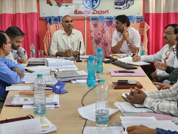 ಕೊಪ್ಪಳಕ್ಕೆ ಶೀಘ್ರದಲ್ಲೇ ಎಲೆಕ್ಟ್ರಿಕ್ ಬಸ್‌ಗಳ ಸೇರ್ಪಡೆ..   ಕ.ಕ.ಸಾರಿಗೆ ನಿಗಮಕ್ಕೆ 400 ನೂತನ ಬಸ್ ಮಂಜೂರು: ಅಧ್ಯಕ್ಷ ಅರುಣ ಕುಮಾರ ಪಾಟೀಲ್ ----